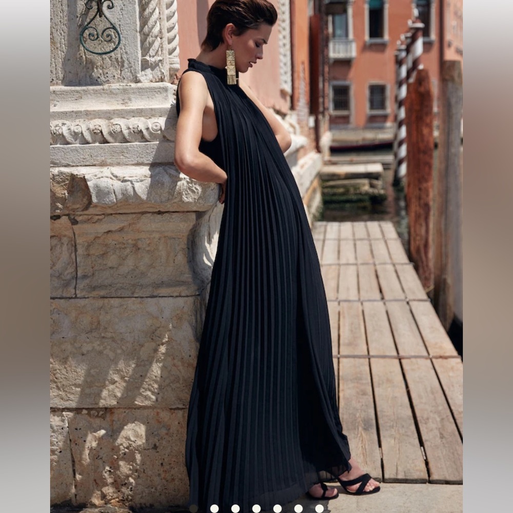 Banana Republic Radiant Maxi Dress XS Black